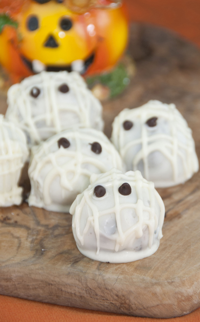 Halloween Mummy Oreo Truffles | Faith, Hope, Love, and Luck Survive Despite a Whiskered Accomplice