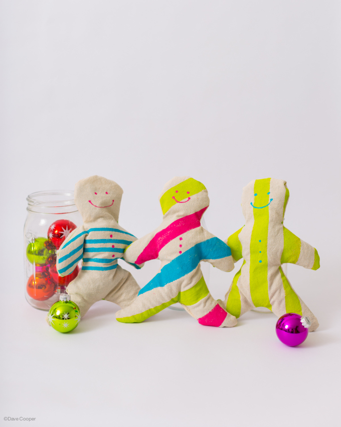 Mod Gingerbread Men | Faith, Hope, Love, and Luck Survive Despite a Whiskered Accomplice