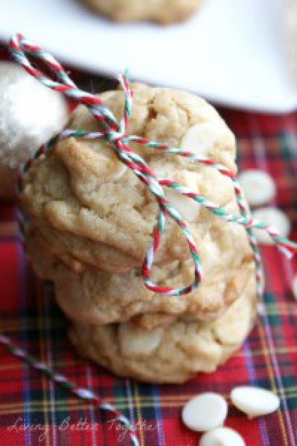 White Chocolate Gingerbread Oreo Cookies | Faith, Hope, Love, and Luck Survive Despite a Whiskered Accomplice