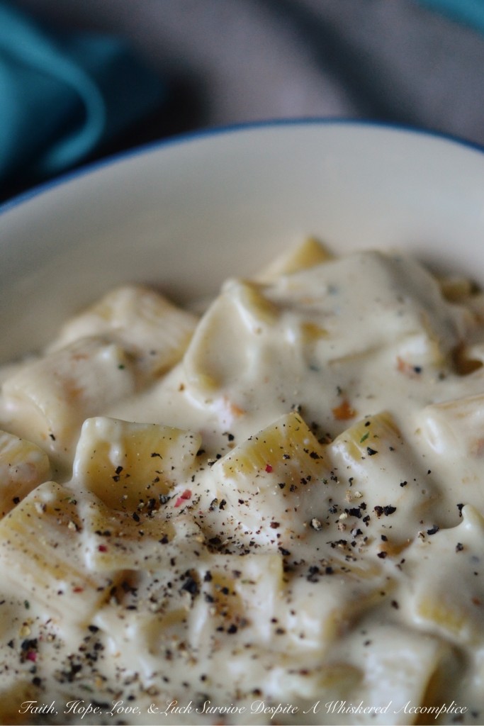 One-Pot Alfredo Mac and Cheese | Faith, Hope, Love, and Luck Survive Despite a Whiskered Accomplice