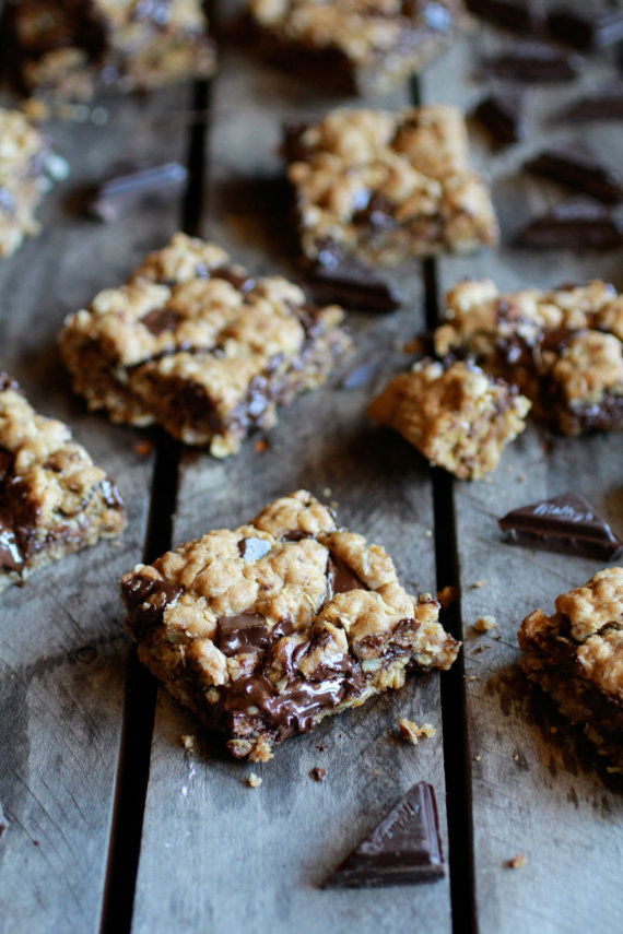 Healthy Dark Chocolate Chunk Oatmeal Cookie Bars | Faith, Hope, Love, and Luck Survive Despite a Whiskered Accomplice
