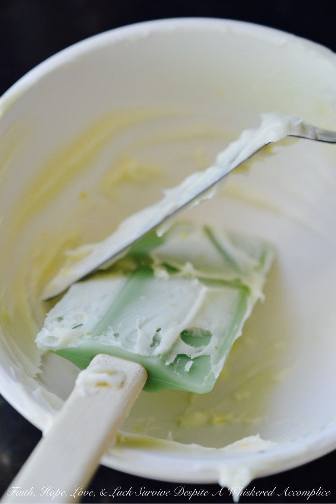 It literally takes five minutes and five ingredients to make THE BEST CREAM CHEESE ICING ever, so why settle for store-bought icing when this homemade version with fresh lemon zest and vanilla tastes so much better?