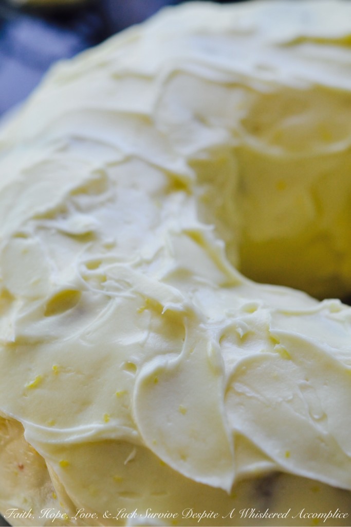 It literally takes five minutes and five ingredients to make THE BEST CREAM CHEESE ICING ever, so why settle for store-bought icing when this homemade version with fresh lemon zest and vanilla tastes so much better?