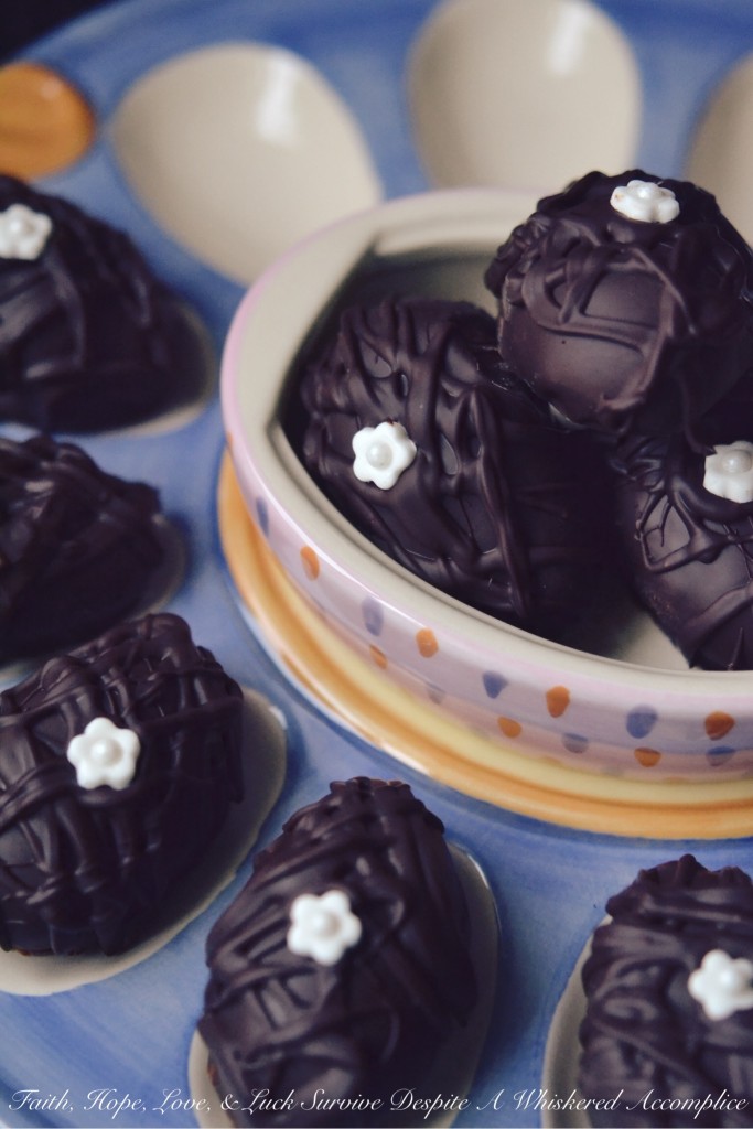 Butterfinger Eggs with Vanilla - Forget about throwing away that leftover Halloween candy corn. This simple, five-ingredient recipe for peanut butter and chocolate Easter eggs uses candy corn, peanut butter, vanilla, semi-sweet chocolate chips, and a touch of shortening to create a shockingly delicious faux-Butterfinger experience, perfectly shaped for springtime celebrations. If you just so happen to have a bag of candy corn on hand and are looking for a unique and unforgettably delicious Easter treat, this is one recipe you absolutely have to try.