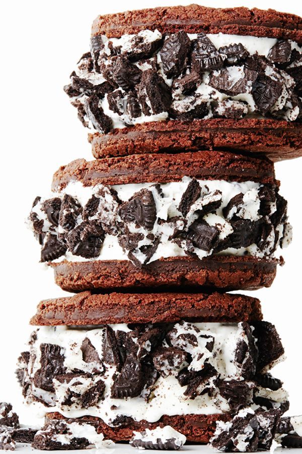 Homemade Oreo Ice Cream Sandwiches | Faith, Hope, Love, and Luck Survive Despite a Whiskered Accomplice