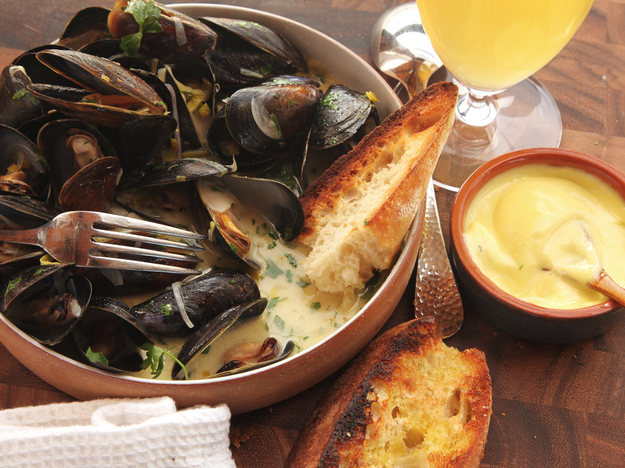 The Best Moules Marinieres Sailor-Style Mussels | Faith, Hope, Love, and Luck Survive Despite a Whiskered Accomplice