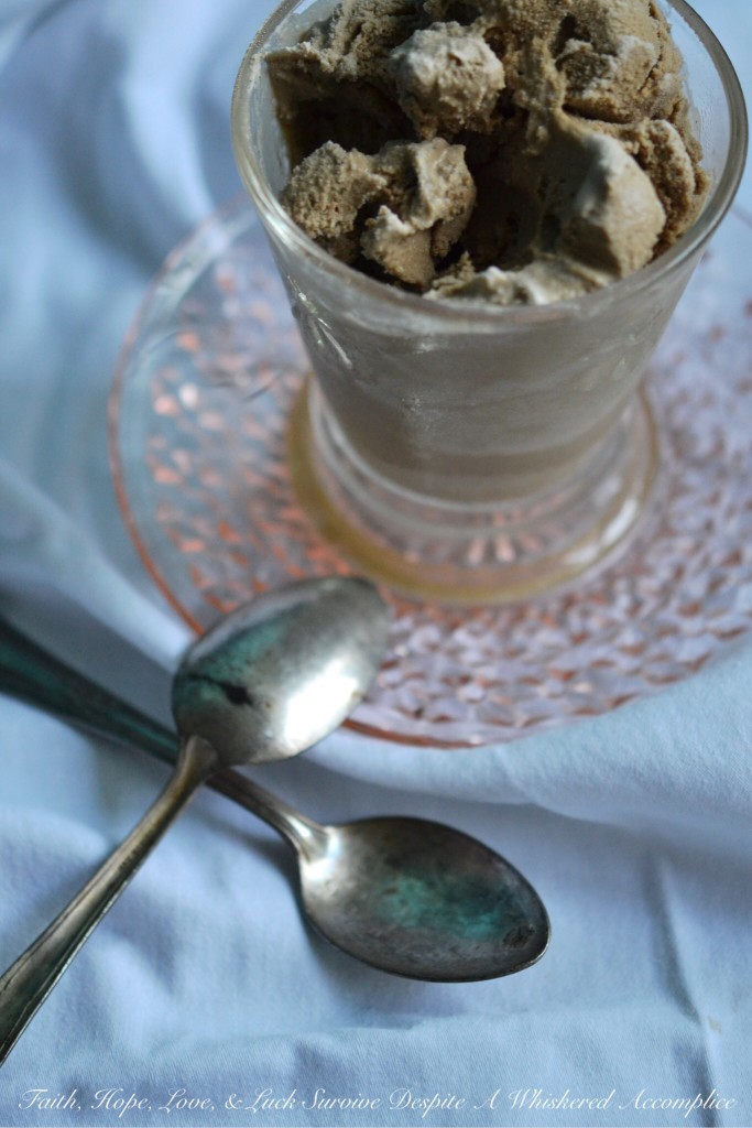 Root Beer Ice Cream - Have you ever tried making root beer ice cream? It's a delicious treat that's easy to make at home. You just need some root beer and a touch of root beer extract. The result is a frothy, bubbly dessert that's sure to delight your taste buds.