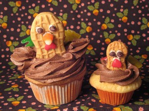 Thanksgiving Turkey Cupcakes | Faith, Hope, Love, and Luck Survive Despite a Whiskered Accomplice