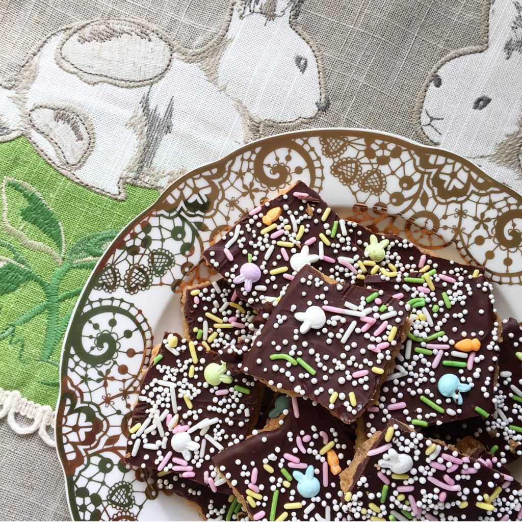 Easter Sprinkles Cracker Candy - With its satisfying crunch, buttery toffee flavor, and rich chocolate coating, Cracker Candy is the kind of dessert that disappears quickly at any gathering, from casual parties to festive celebrations. But, with the simple addition of bunny, carrot, and pastel sprinkles, you can transform regular Cracker Candy into a charming sweet Easter treat, perfect for spring festivities and a guaranteed hit with both kids and adults alike.