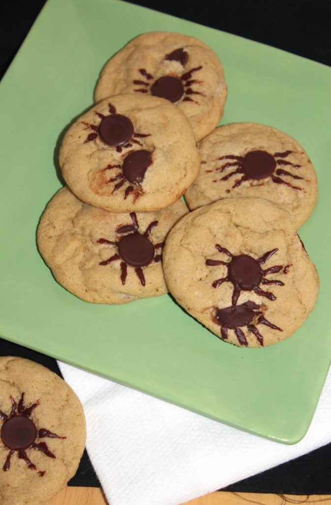 October's arrival, autumn's falling leaves, and fall's cooler temperatures have all of us craving Halloween's sweet and spooky dessert treats.