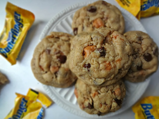 October's arrival, autumn's falling leaves, and fall's cooler temperatures have all of us craving Halloween's sweet and spooky dessert treats.