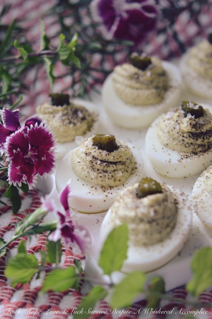 Our favorite last-minute recipe ideas to help you survive Thanksgiving dinner without being boring, tasteless, or over-the-top traditional.