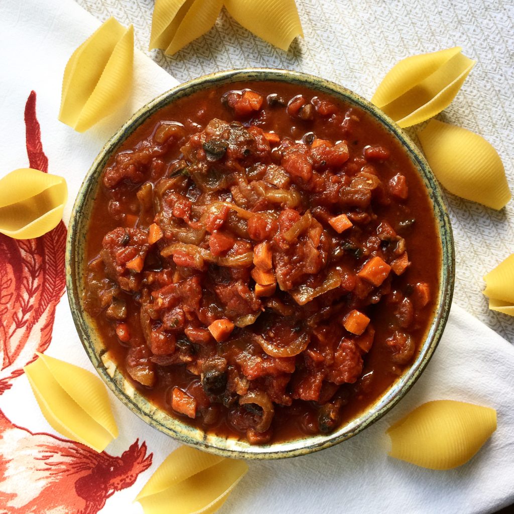 We're counting down the days until New Year's 2018 by sharing our best and favorite most mouth-watering and time-saving crockpot recipes of the year 2017.