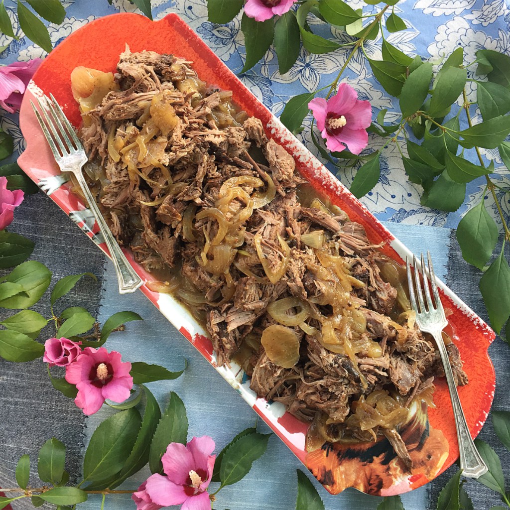 Kicking the holiday season off with a Christmas foodie photo challenge on Instagram, sharing the gift of festive seasonal recipes. #ChristmasFoodieChallenge