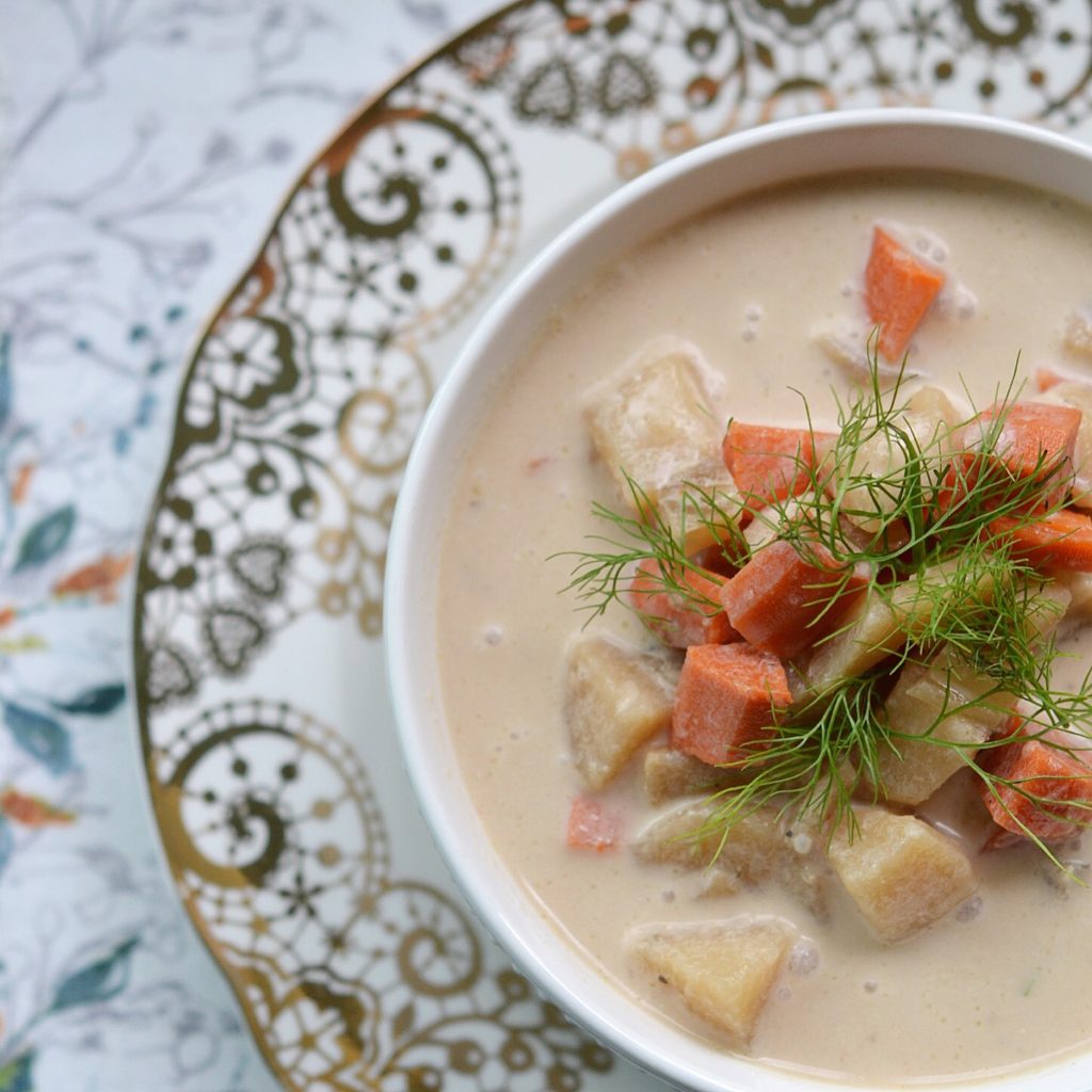 We're counting down the days until New Year's 2018 by sharing our best and favorite most mouth-watering and time-saving crockpot recipes of the year 2017.