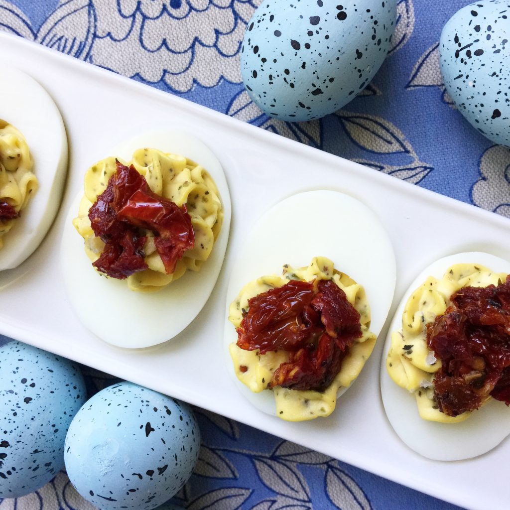 We're counting down the days until New Year's 2018 by sharing our best and favorite appetizers and snacks of the year 2017.