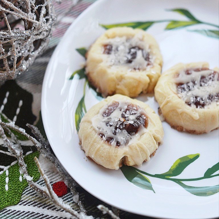 Kicking the holiday season off with a Christmas foodie photo challenge on Instagram, sharing the gift of festive seasonal recipes. #ChristmasFoodieChallenge