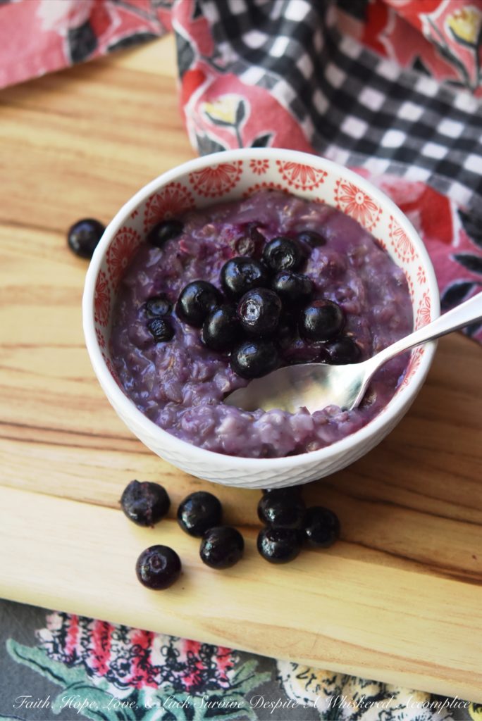 Quick Weekday Oatmeal for One - Delicious and nutritious quick weekday oatmeal for one in five minutes. There's no longer any excuse not to have a healthy breakfast during the week.