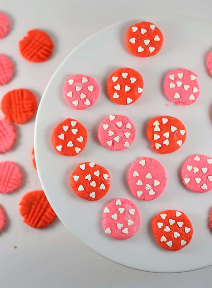 Welcome to the Friday Frenzy, the best food and craft link party on the web. Visit us this week to see what recipes and crafts we are most excited about.