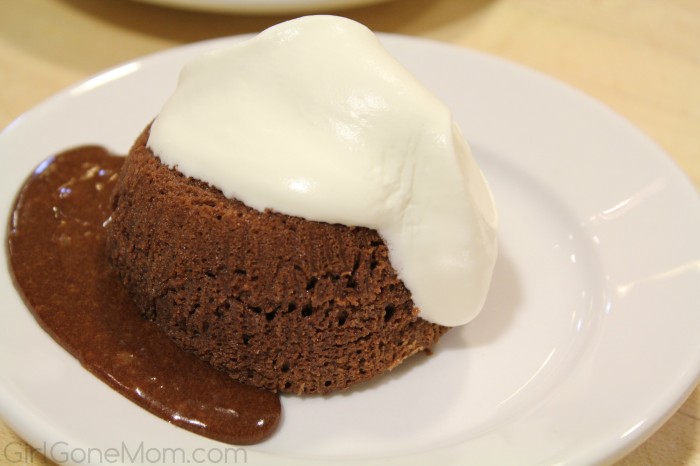 Molten Chocolate Cake - Celebrate the month of February with this Valentine's Day themed Recipe Round-Up. There's sure to be something your sweetheart will love.