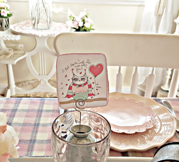 Valentine Tablescape - Penny's Vintage Home - Welcome to the Friday Frenzy, the best food and craft link party on the web. Visit us this week to see what recipes and crafts we are most excited about.