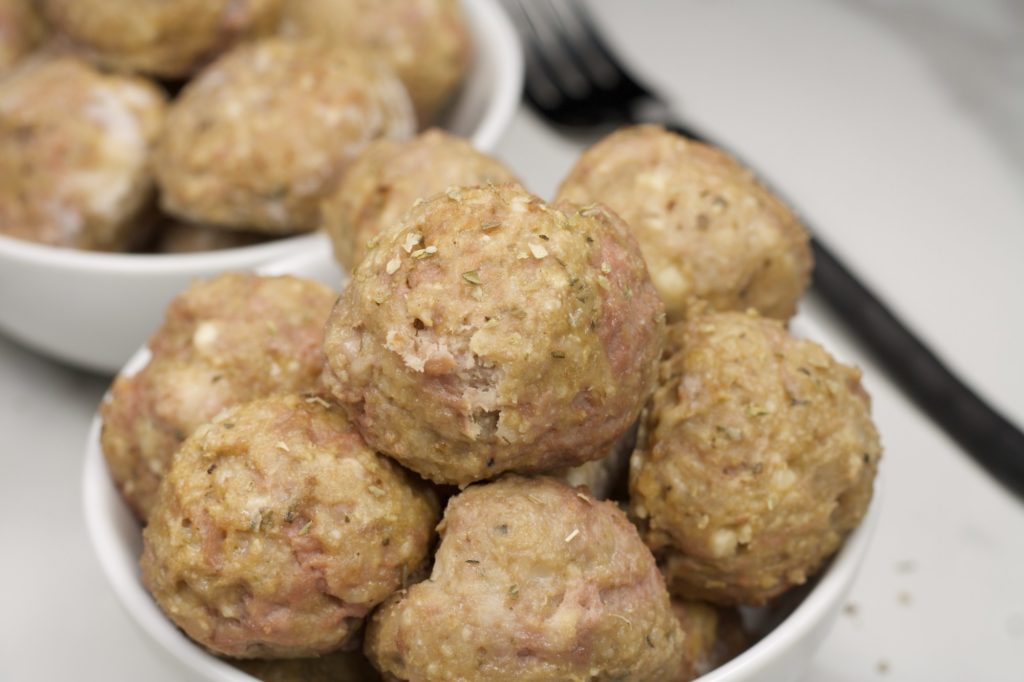 Baked Turkey Meatballs - Looney for Food - Welcome to the Friday Frenzy, the best food and craft link party on the web. Visit us this week to see what recipes and crafts we are most excited about.