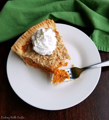 Cinnamon Streusel Topped Carrot Pie - Cooking with Carlee - Welcome to the Friday Frenzy, the best food and craft link party on the web. Visit us this week to see what recipes and crafts we are most excited about.