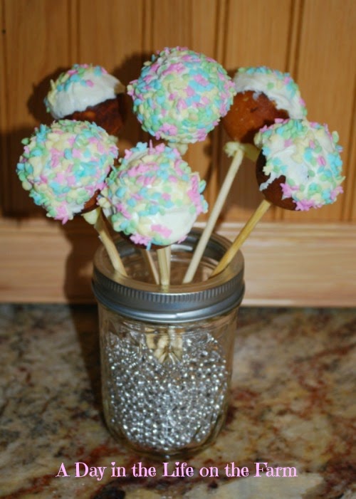 A (Cake Pop) Bouquet for Mom - A Day in the Life on the Farm - These mom-worthy recipes are delicious, flavorful, and simply perfect to help you celebrate Mother's Day. May's recipe round-up will help you plan the perfect meal to help let your mother know just how special she is to you.