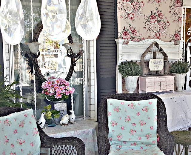 Spring Porch - Penny's Vintage Home - Welcome to the Friday Frenzy, the best food and craft link party on the web. Visit us this week to see what recipes and crafts we are most excited about.