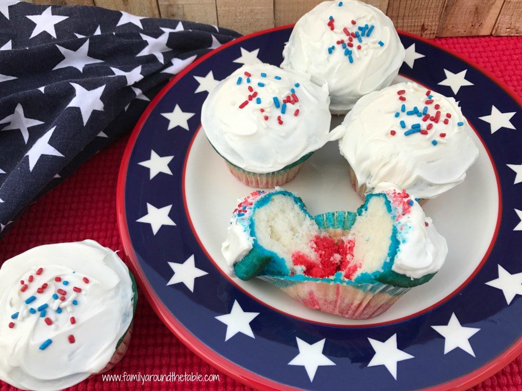 Patriotic Cupcakes - Family Around the Table - Welcome to the Friday Frenzy, the best food and craft link party on the web. Visit us this week to see what recipes and crafts we are most excited about.
