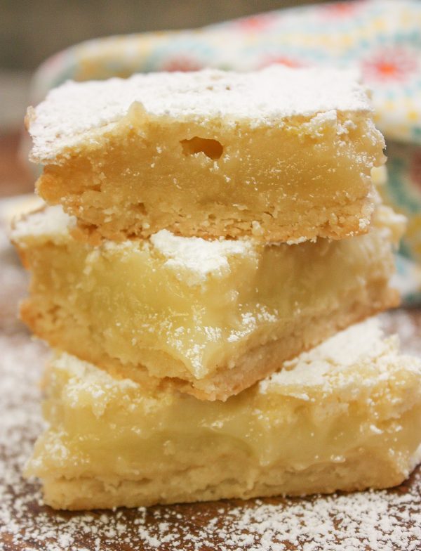 Easy Lemon Bars - Back to My Southern Roots - Welcome to the Friday Frenzy, the best food and craft link party on the web. Visit us this week to see what recipes and crafts we are most excited about.