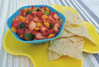 Fresh Strawberry Salsa - Jolene's Recipe Journal - Welcome to the Friday Frenzy, the best food and craft link party on the web. Visit us this week to see what recipes and crafts we are most excited about.