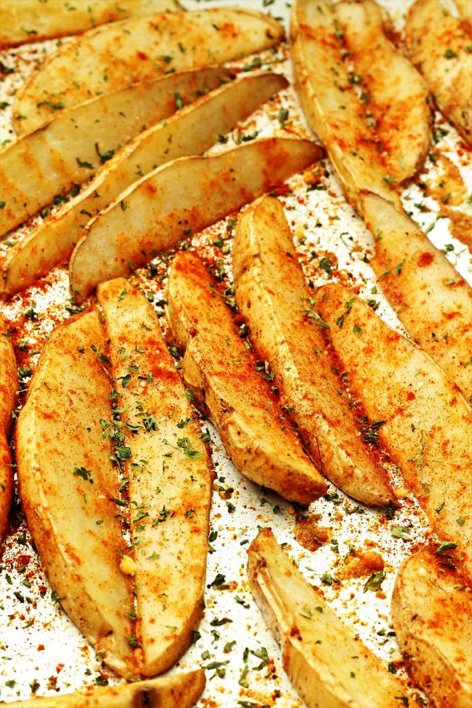 Garlic Baked Potato Wedges - My Recipe Treasures - Welcome to the Friday Frenzy, the best food and craft link party on the web. Visit us this week to see what recipes and crafts we are most excited about.