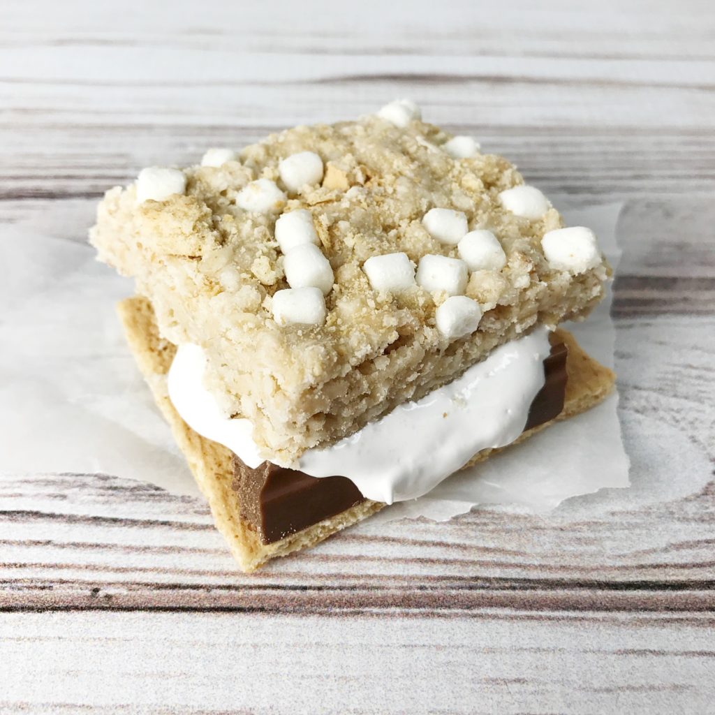 Graham Cracker No Bake S'mores Cookie Sandwiches - Kelly Lynn's Sweets & Treats - August 2018 Recipe Round-Up - For the month of August, we're sharing all of our favorite summertime recipes to make for a backyard barbecue, picnic, or cookout. After all, the warm summer weather won't stick around forever, so we need to spend as much time outdoors as possible before autumn arrives.
