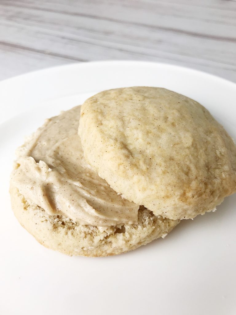 Honey Butter Biscuits - Kelly Lynn's Sweets & Treats - August 2018 Recipe Round-Up - For the month of August, we're sharing all of our favorite summertime recipes to make for a backyard barbecue, picnic, or cookout. After all, the warm summer weather won't stick around forever, so we need to spend as much time outdoors as possible before autumn arrives.