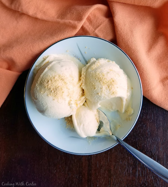Orange Creamsicle Cheesecake Ice Cream - Cooking with Carlee - Welcome to the Friday Frenzy, the best food and craft link party on the web. Visit us this week to see what recipes and crafts we are most excited about.