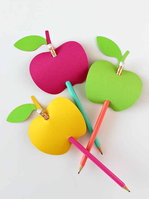 Apple-Shaped Pencil Toppers - White House Crafts - Welcome to the Friday Frenzy, the best food and craft link party on the web. Visit us this week to see what recipes and crafts we are most excited about.