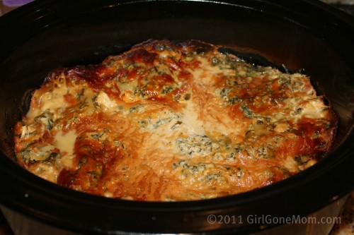 Crockpot Spinach & Chicken Lasagna - Girl Gone Mom - Now that the kids have gone back to school, there's a real need for quick and easy weeknight meals. This month's September Recipe Round-Up has plenty of recipe ideas that will help you get dinner on the table in as little time as possible.