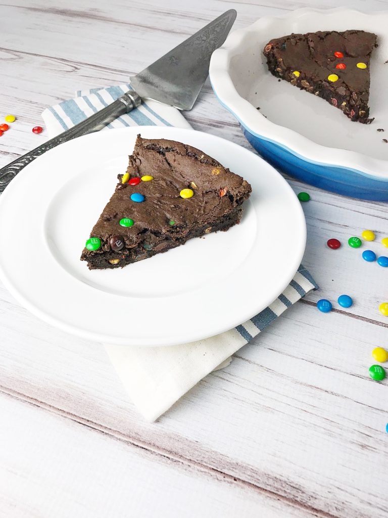 Chocolate Cookie Cake - Kelly Lynn's Sweets & Treats - Now that it's fall and Halloween's right around the corner, we're all looking for a few cute recipes to celebrate the autumn season with. This month's October recipe round-up is packed with tons of spooky sweet and savory recipes to help you and your little goblins get in the holiday spirit.