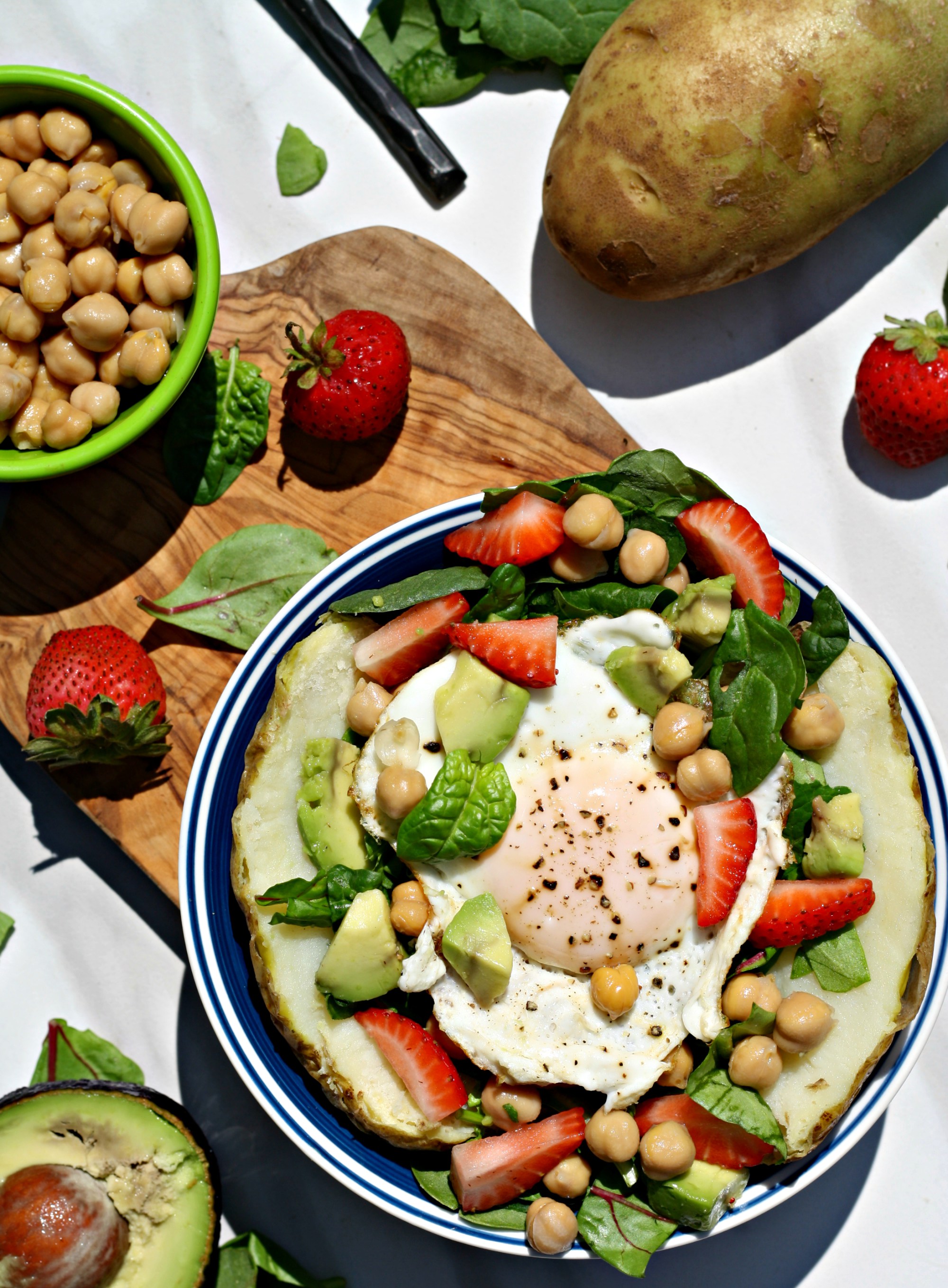 Performance Stuffed Potato Bowl - Looney for Food - Welcome to the Friday Frenzy, the best food and craft link party on the web. Visit us this week to see what recipes and crafts we are most excited about.