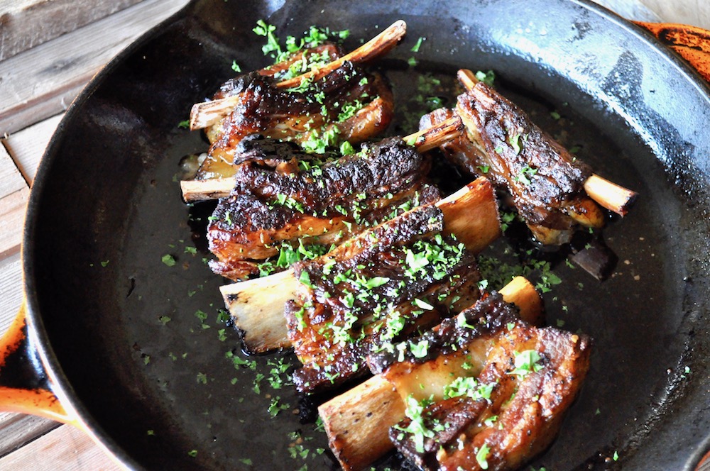 Easy Instant Pot Short Ribs - Little House Big Alaska - Now that the scent of apples, cinnamon, and pumpkin are in the air, it's time to start thinking about what dishes will grace our Thanksgiving day tables. This November, why not try out a few of our favorite and most-requested holiday dishes? Whether you're looking for a special breakfast, side, main, or dessert recipe, I'm pretty sure we've got a recipe both you and your family will absolutely love.