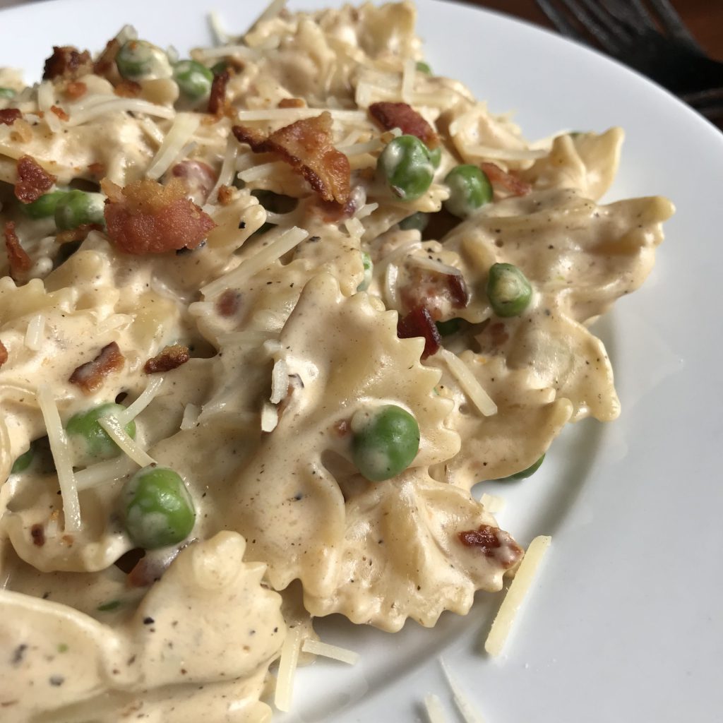 One Pot Bacon and Pea Bow Ties - Read. Eat. Repeat. - Welcome to the Friday Frenzy, the best food and craft link party on the web. Visit us this week to see what recipes and crafts we are most excited about.