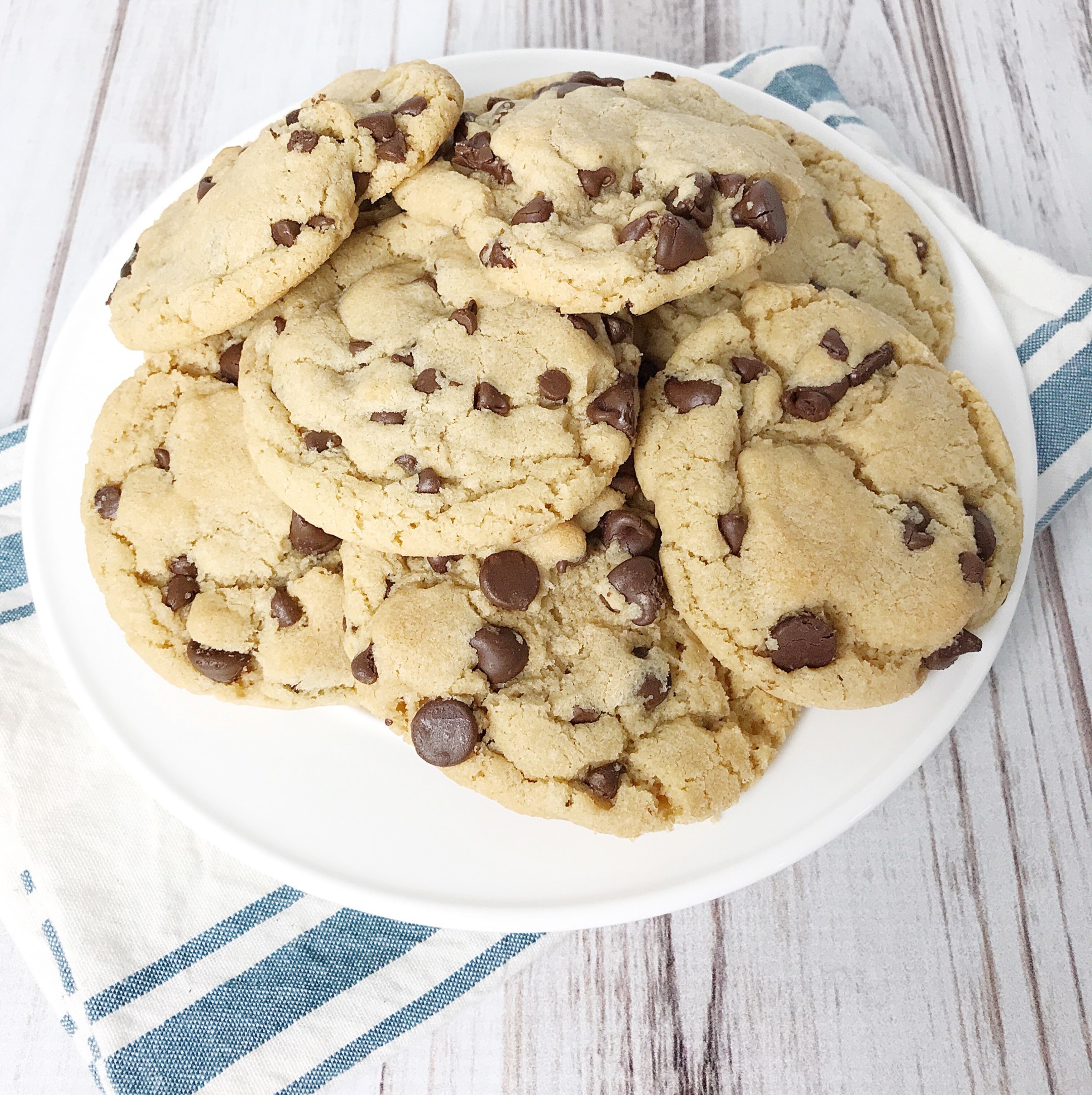 Quick and Easy Chocolate Chip Cookies - Kelly Lynn's Sweets & Treats - Now that the holiday season has finally arrived, it's time to celebrate with some of our favorite festive recipes. Whether you're looking for a holiday appetizer to take to your work Christmas party, a quick weeknight dinner to make before picking out a tree, or a cookie or two to leave out for Santa on Christmas Eve, we've totally got you covered.