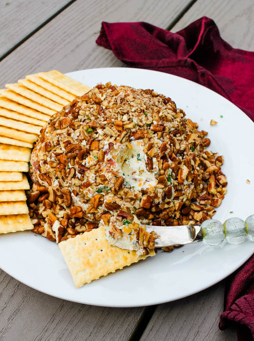 Bacon Cheddar Ranch Cheeseball - Book n' Cooks - Welcome to the Friday Frenzy, the best food and craft link party on the web. Visit us this week to see what recipes and crafts we are most excited about.