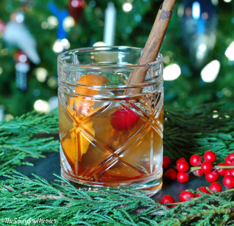 Holiday Spice Old Fashioned Cocktail - The Saucy Southerner - Welcome to the Friday Frenzy, the best food and craft link party on the web. Visit us this week to see what recipes and crafts we are most excited about.