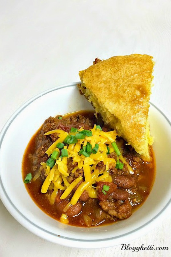 Slow Cooker Chili - Bloghetti - Now that the holidays are over and winter is here, it's time to break out the cozy winter recipes. Our recipe round-up this month, features lots of unique and delicious recipes to help you get over the winter blues, whether it be on a weekend when you have a little bit of extra time to spend in the kitchen, or on a busy weeknight when you're exhausted from shoveling snow.