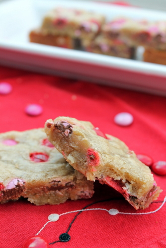 Valentine's Day Blondies - Books n' Cooks - Valentine's Day is all about sweet treats, chocolate, and romantic dinners. So, join us this February for our recipe round-up, where we celebrate some of our favorite love-inspiring recipes in celebration of the upcoming holiday.