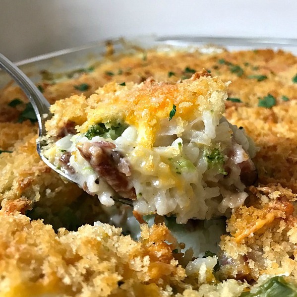 Ham and Broccoli Casserole - Blogghetti - This month, we're sharing a few of our family favorite recipes. We hope you enjoy a few of our breakfast, side, soup, dessert, and main dish recipes just as much we do and that perhaps they might become your family's favorite recipes as well.