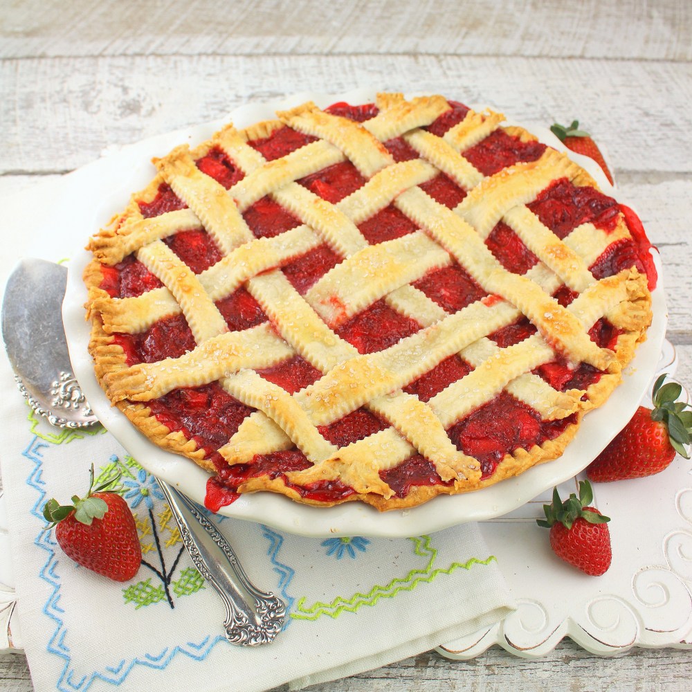 Fresh Strawberry Pie - Palatable Pastime - Now that winter is finally over, we're celebrating the warmer weather by sharing our favorite fresh springtime recipes. Come check out some of our favorite recipes, using fresh seasonal ingredients.