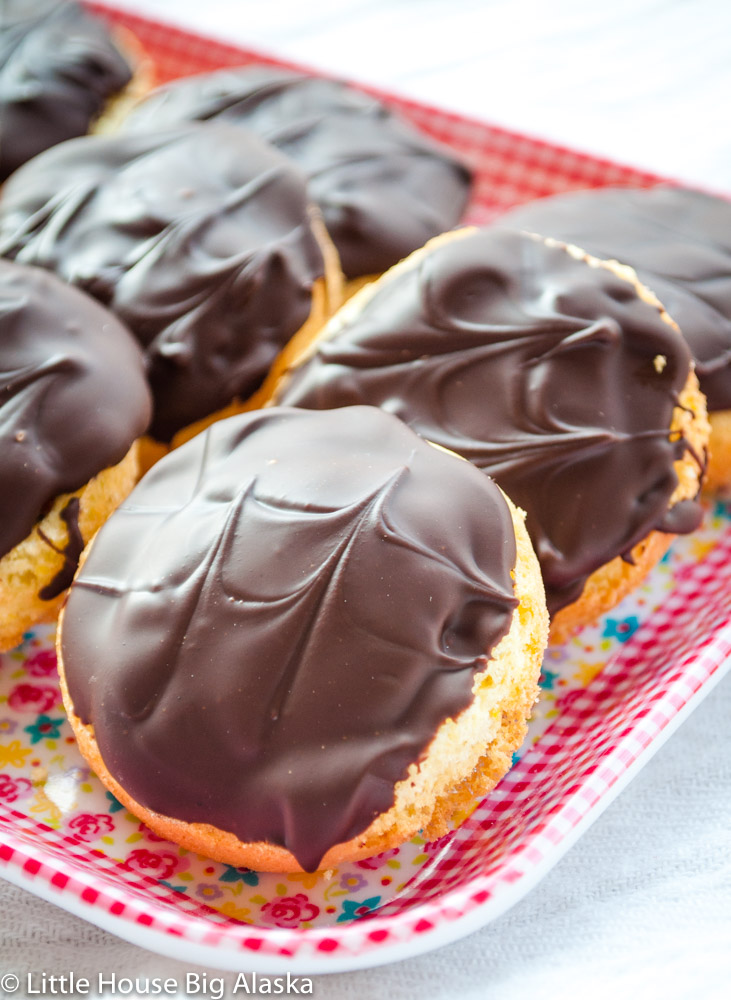 Jaffa Cakes - Little House Big Alaska - Welcome to Friday! Friday! Friday! Favorites! Each Friday we'll be sharing our favorite recipes of the week from other fabulous food bloggers, so make sure to visit and see what tasty over-the-top dishes we're most excited about.